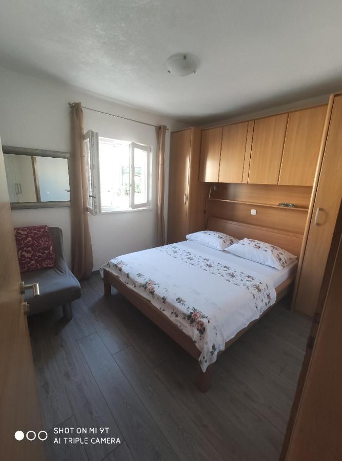 Apartment Radalj *